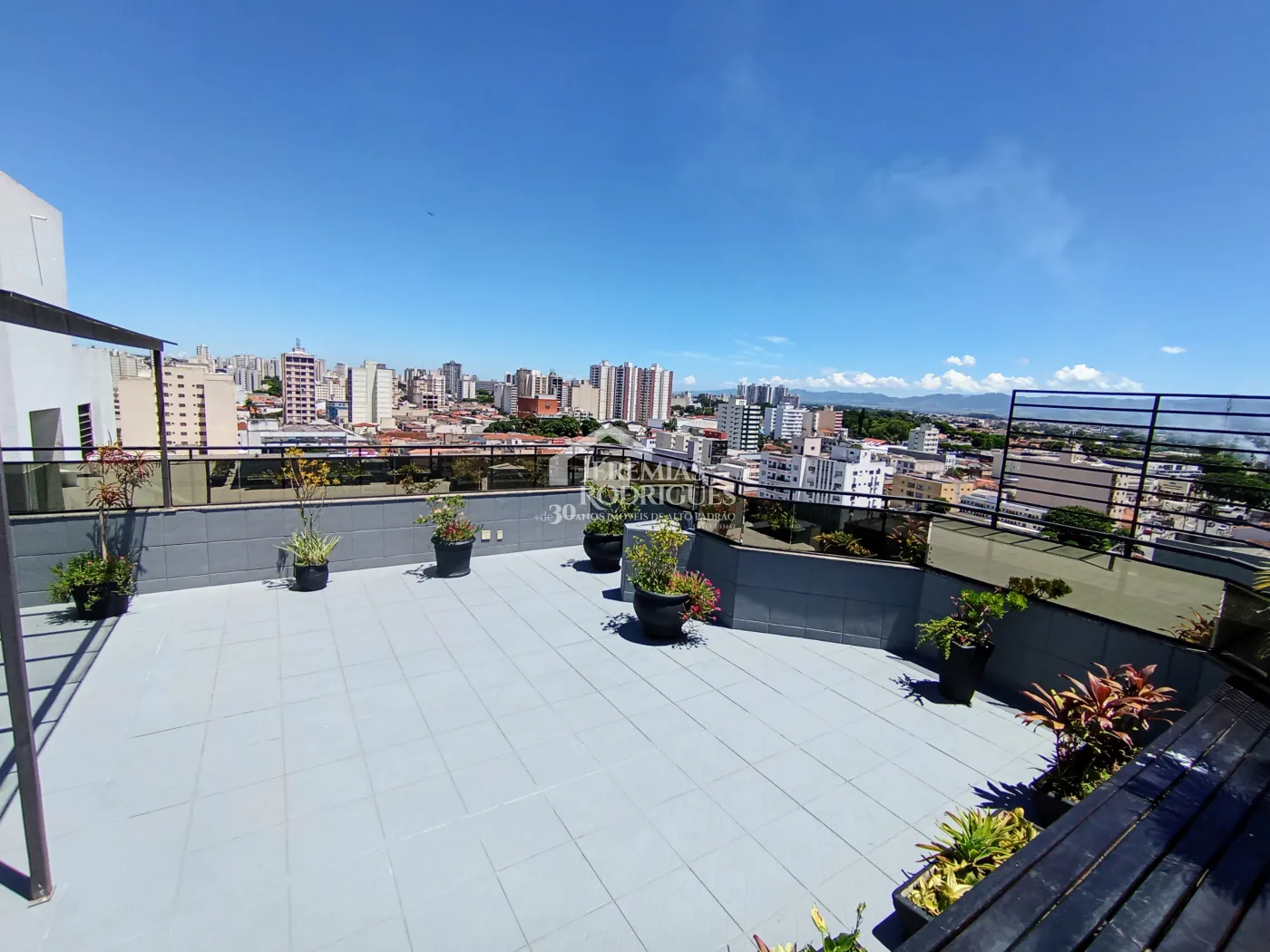 Apartamento para venda com 2 suítes no Edifício Rosa Abirached em Taubaté/SP