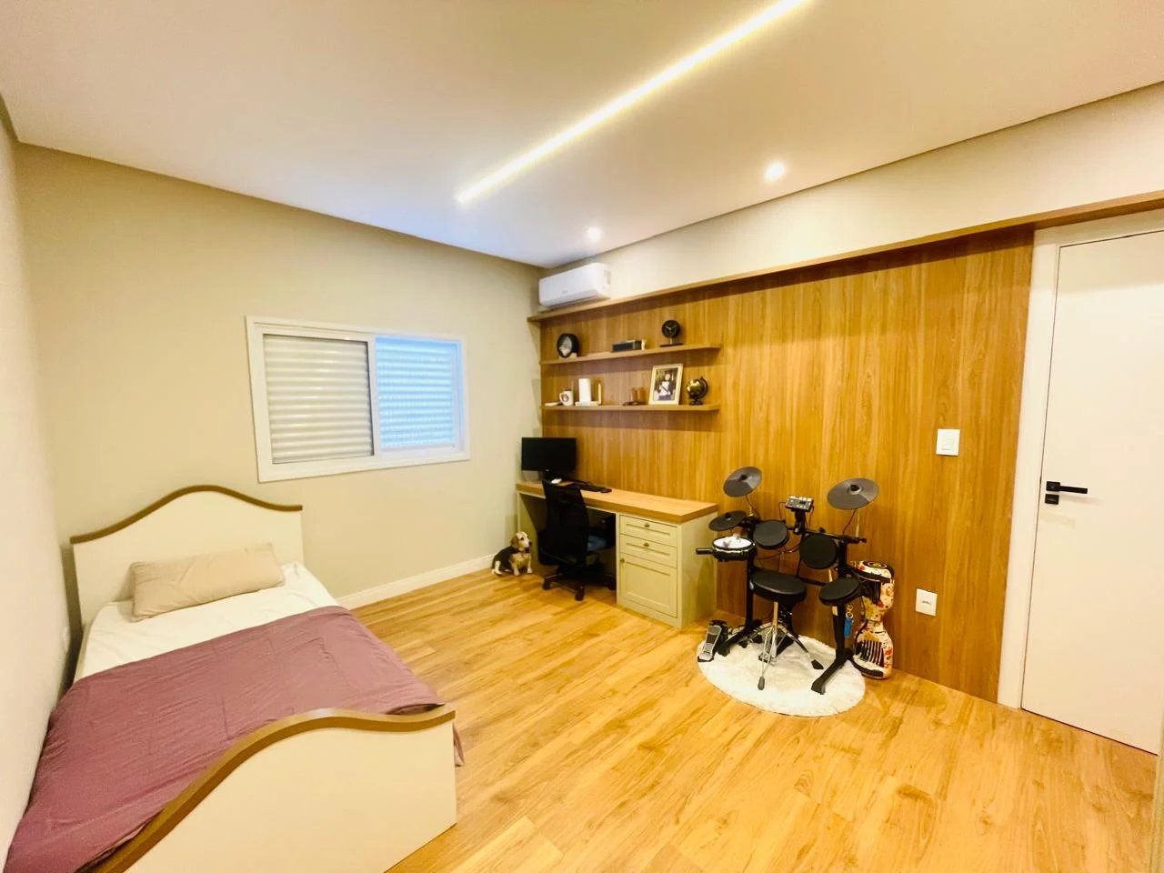 Casa à venda com 3 dormitórios no Condomínio Terras de San Marco em Taubaté/SP.