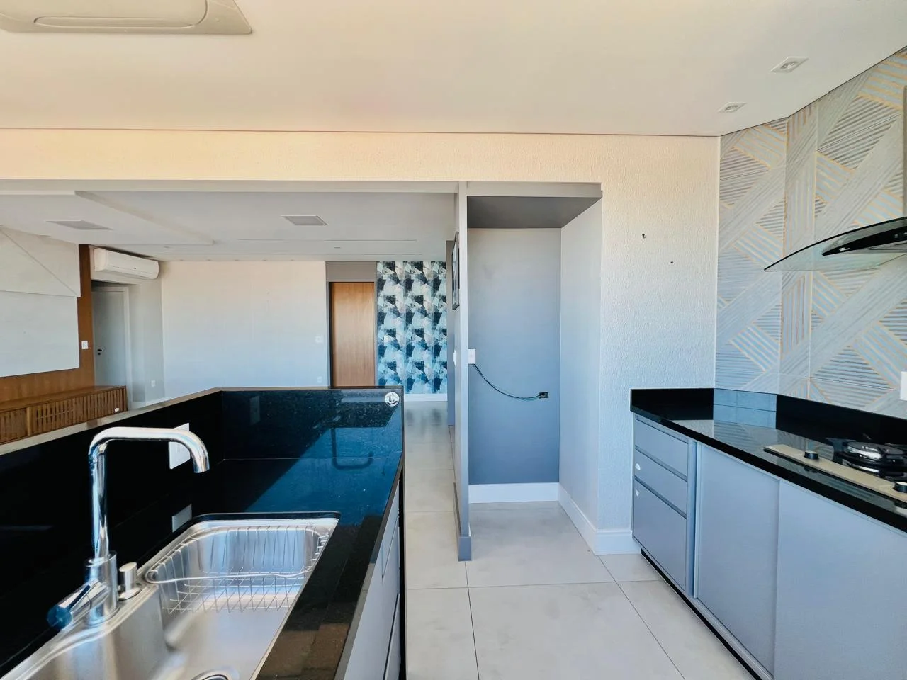 Apartamento para venda e locação no Edifício Grand Terrace em Taubaté/SP. 