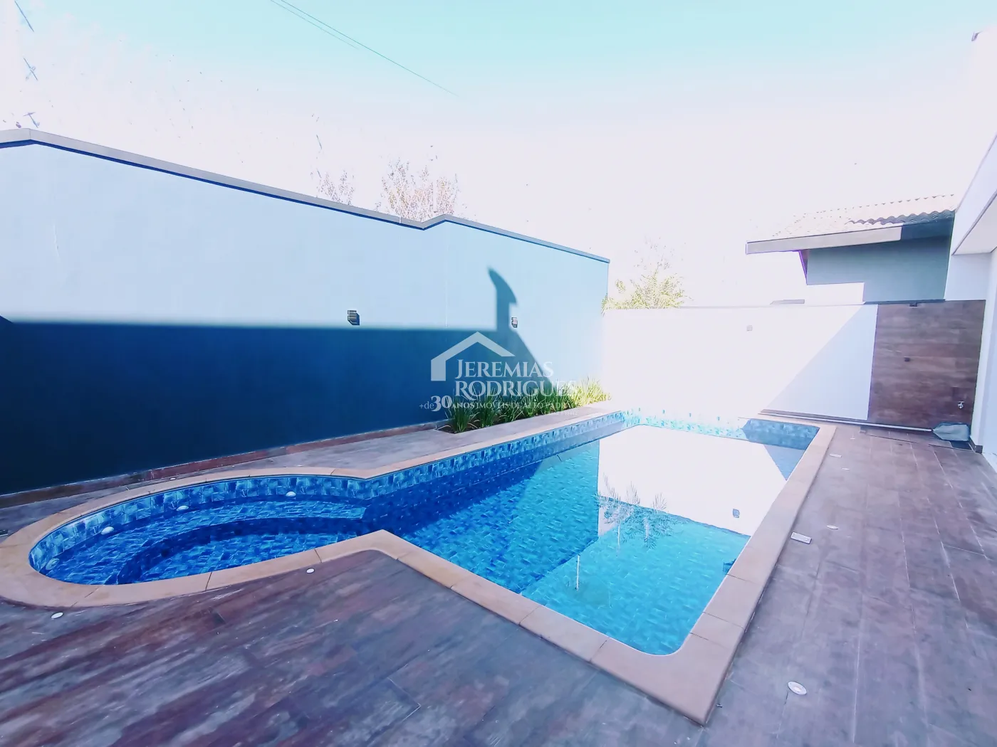 Casa à venda com 3 suítes no Condomínio Residencial Tecoara em Taubaté/SP