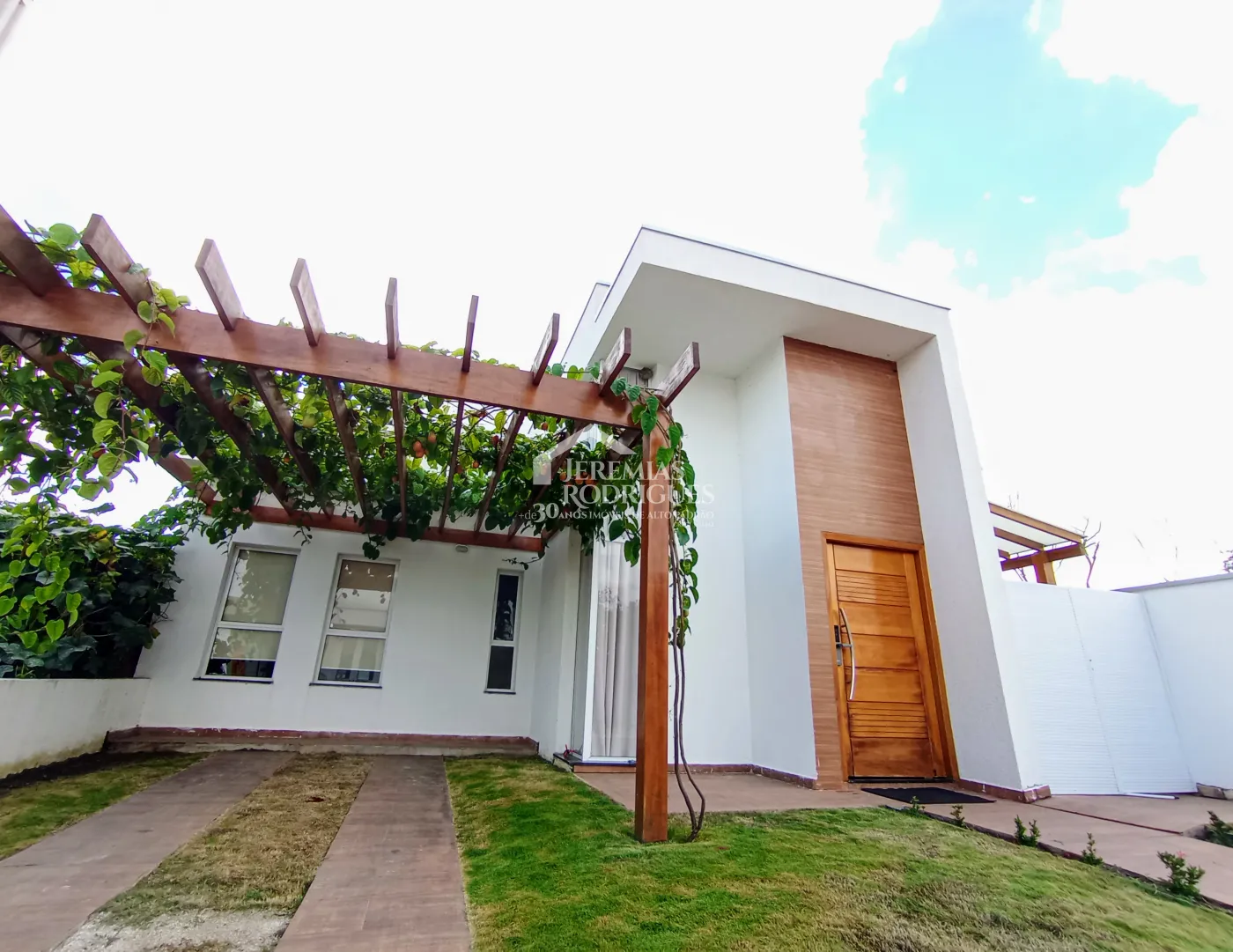 Casa para venda com 2 dormitórios no Residencial Charles Schineider em Taubaté/SP
