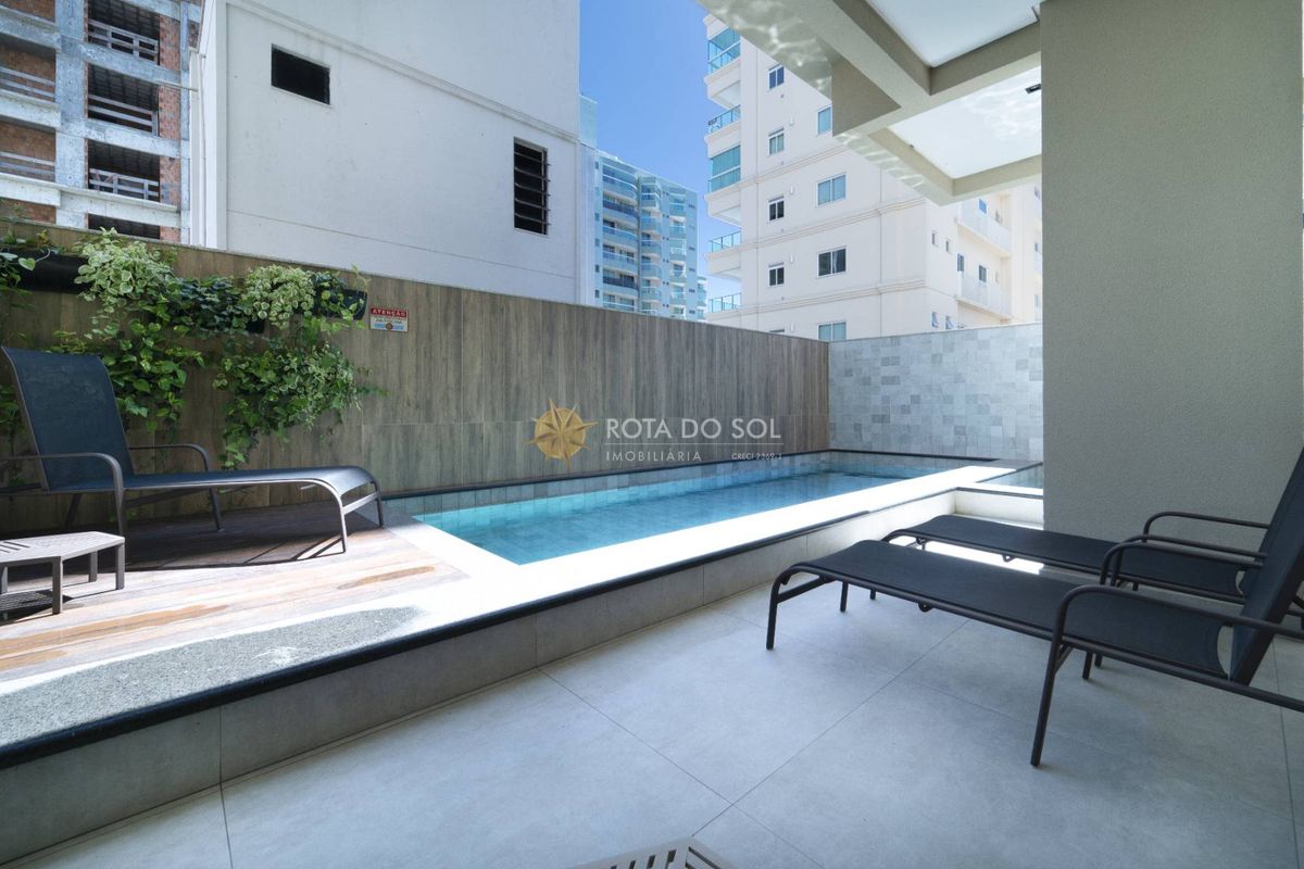 Residencial La Victoria apartamento 3 Suítes e 3 Vagas em Meia Praia Itapema SC