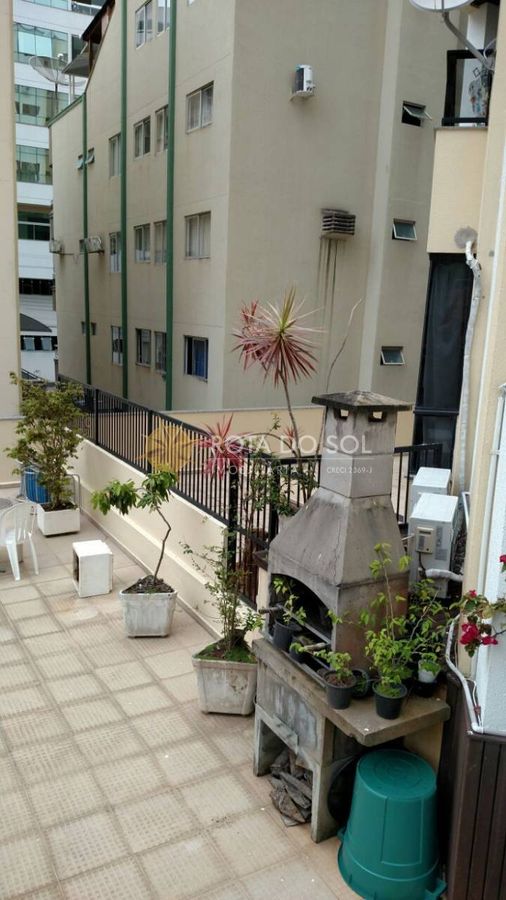 Cistal Mar Apartamento 3 Quartos e Terraço Privativo na Meia Praia