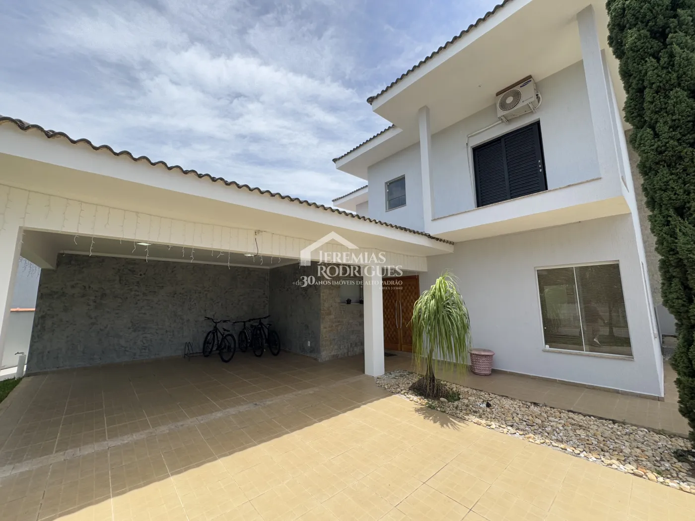 Casa à venda com 3 dormitórios no Condomínio Real Ville - Pindamonhangaba/SP.