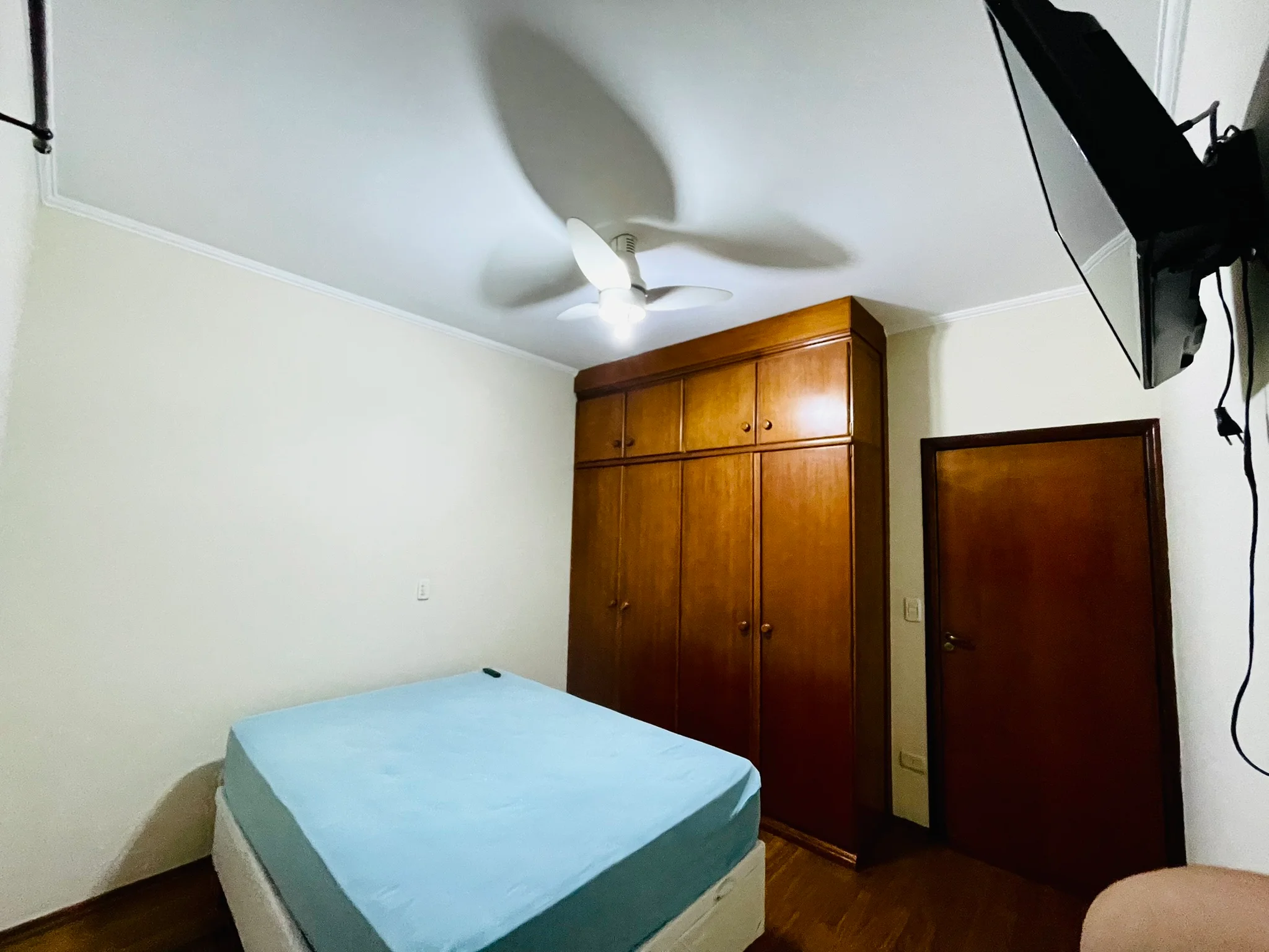 Apartamento para venda com 5 dormitórios no Edifício Olimpia em Taubaté/SP. 