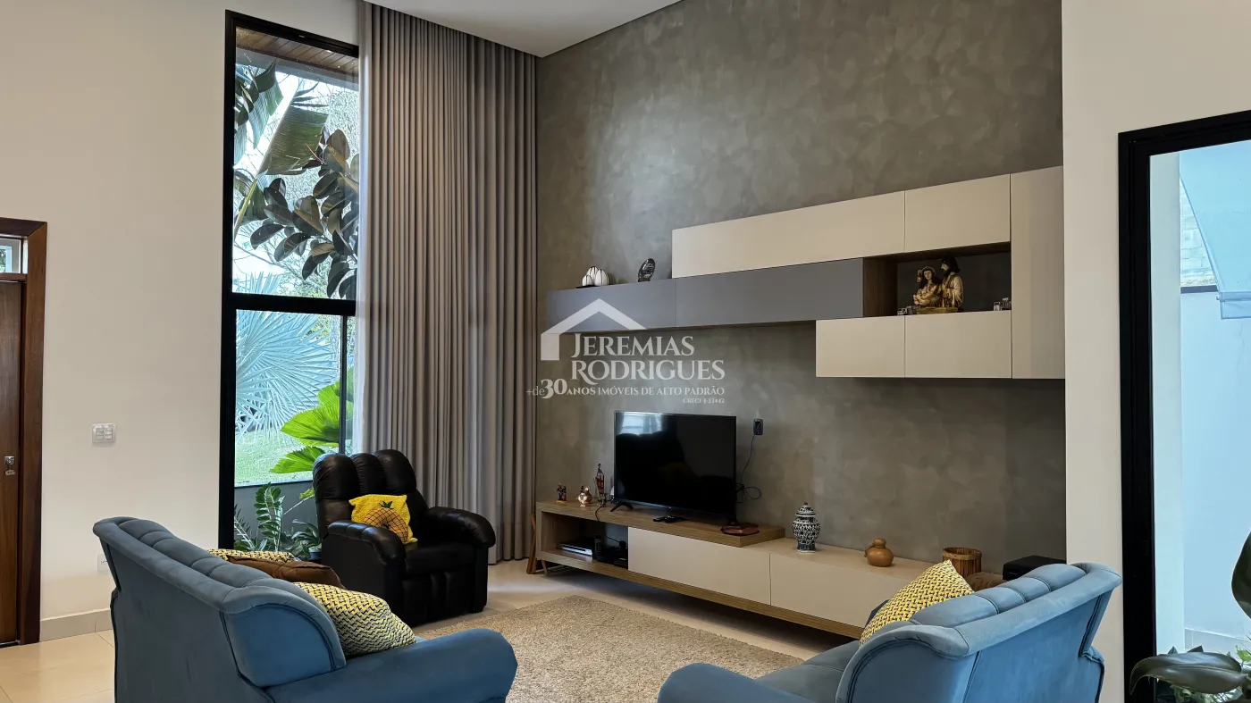 Casa à venda com3 suítes no Condomínio Reserva dos Lagos em Pindamonhangaba/SP.