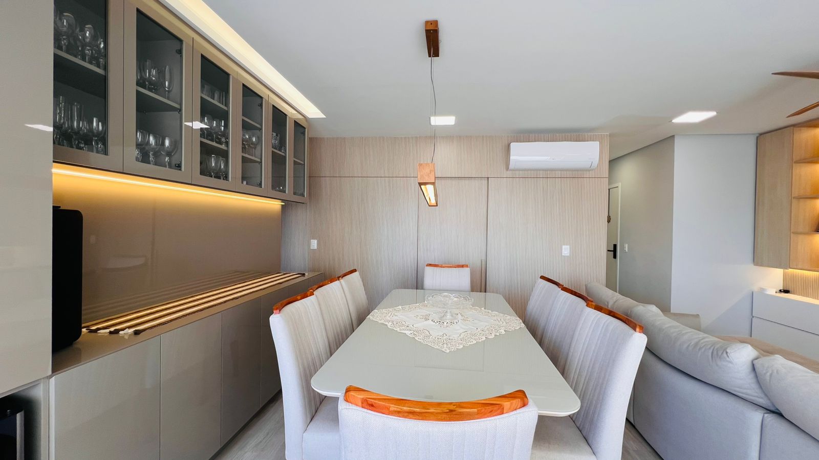 Apartamento à venda com 3 dormitórios, 109 m² no Condomínio Lucca em Taubaté/SP.