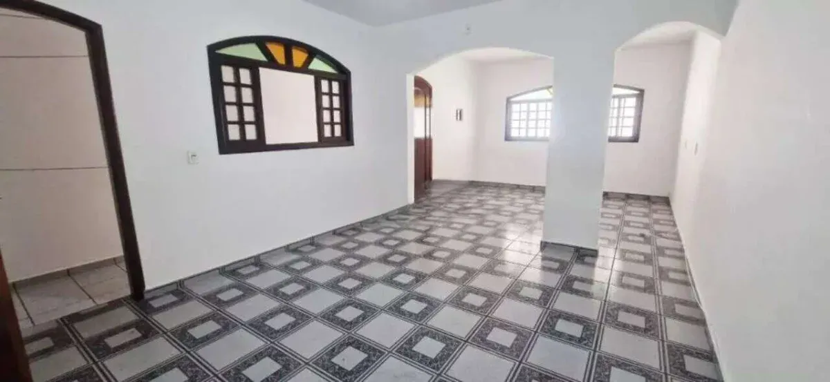 Casa GRANDE, 153m², Térrea com 03 quartos, 02 Vagas de Garagem Coberta, para locação no Jardim Ipê 4, São Bernardo do Campo - SP
