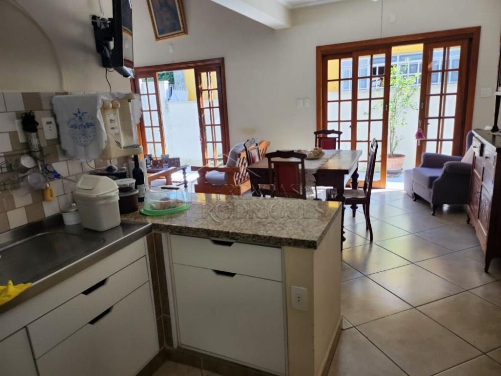 Casa à venda com 4 dormitórios no bairro Alto do Tabaú em  Pindamonhangaba/SP.