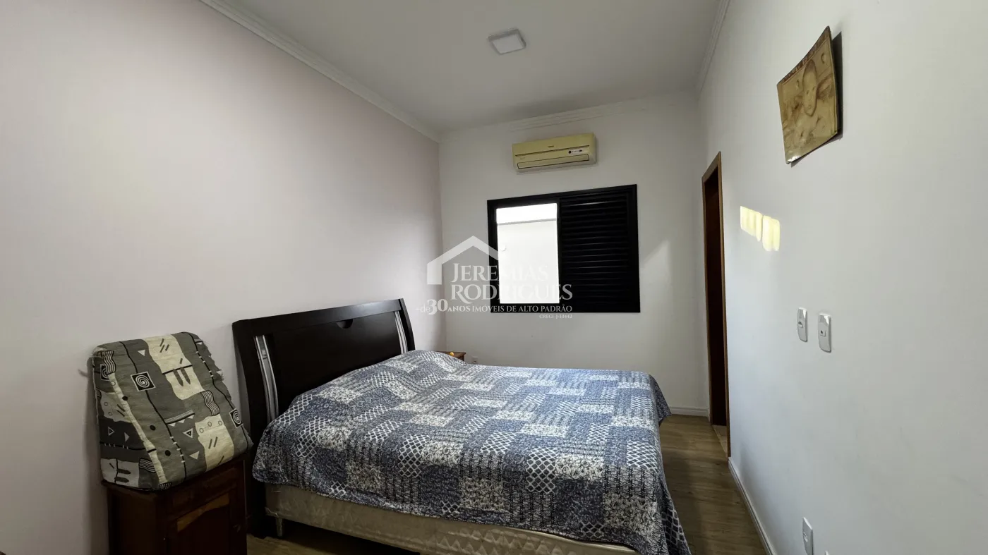 Casa à venda com3 suítes no Condomínio Reserva dos Lagos em Pindamonhangaba/SP.