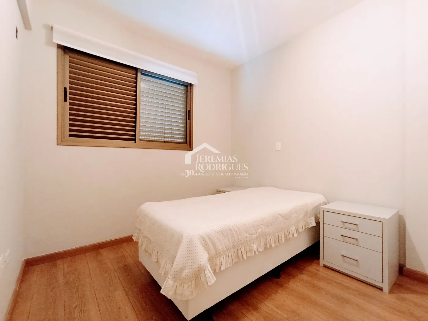 Apartamento duplex à venda com 3 dormitórios no Edifício Residencial Jabuticabeiras em Taubaté/SP