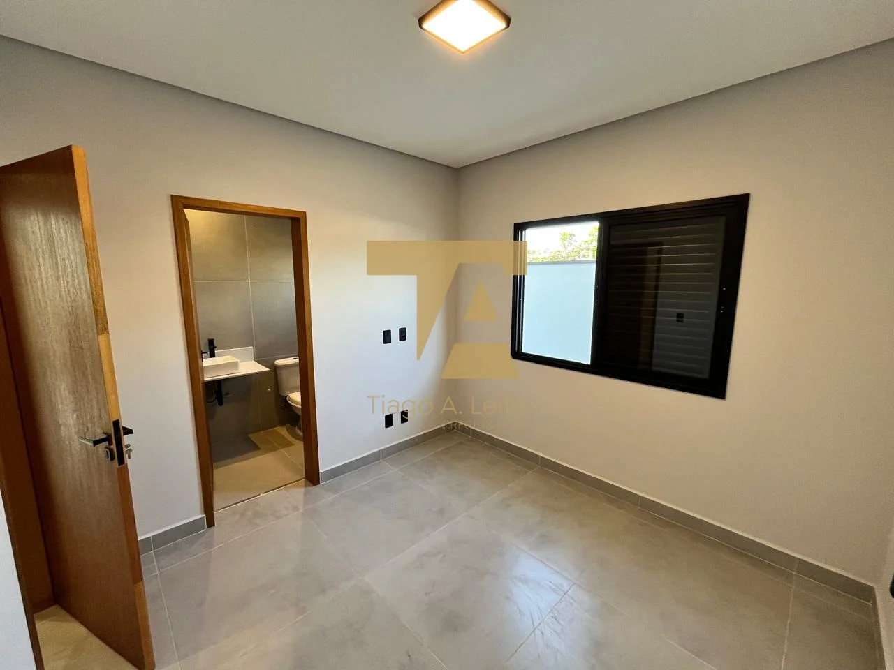 Casa com 3 Suítes à Venda em Condomínio Pérola do Vale em Tremembé/SP
