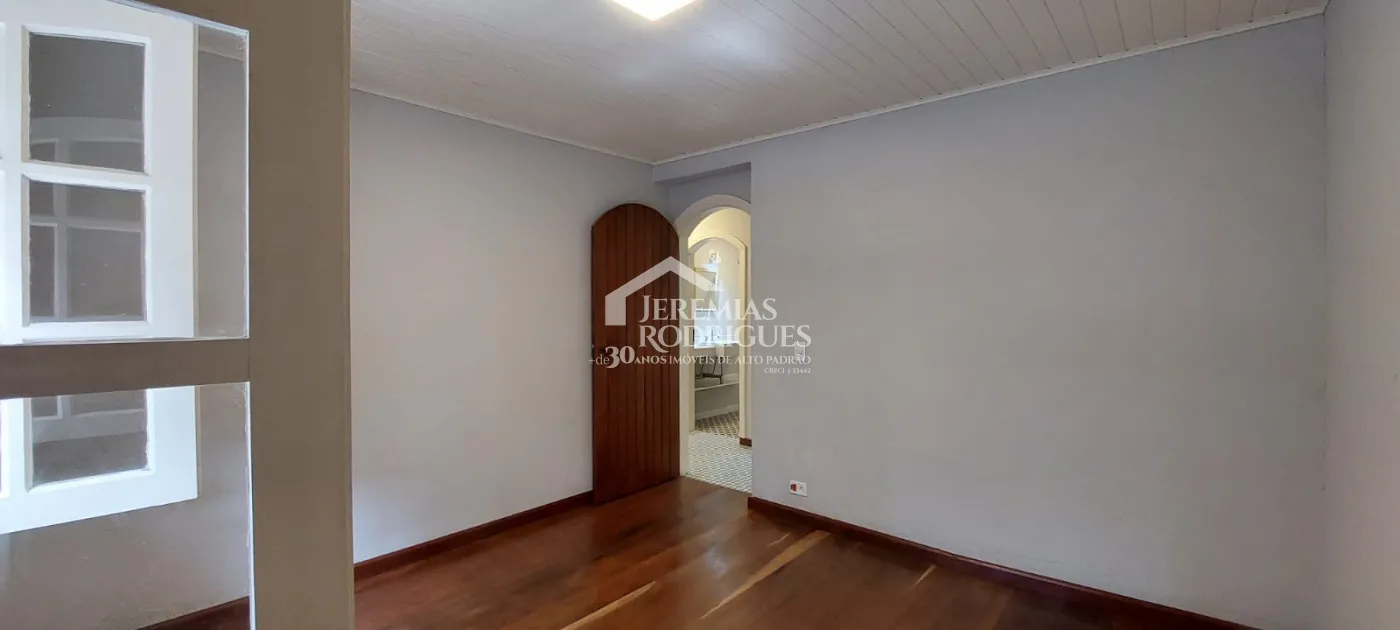 Casa com 3 dormitórios no Bairro Capivari - Campos do Jordão/SP