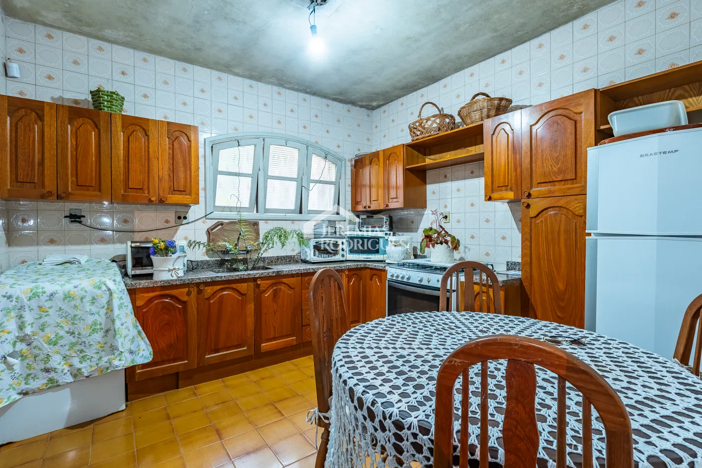 Casa com 7 dormitórios, 924 m² - Recanto das Araucárias - Campos do Jordão/SP