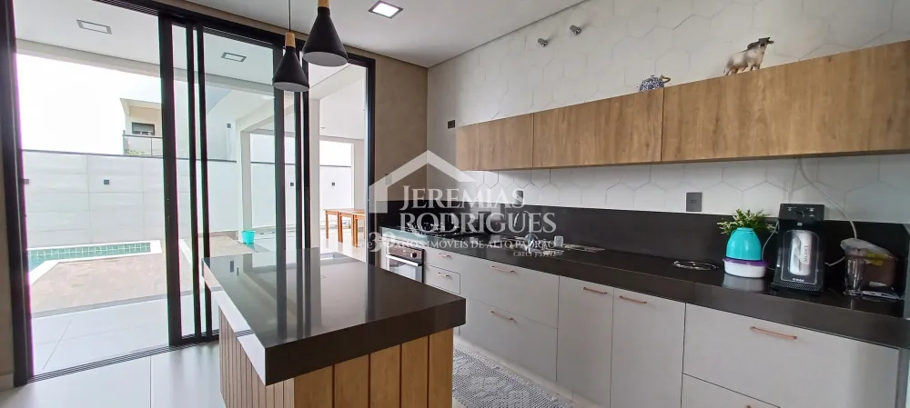 Casa com 3 suítes para venda e locação, com 245 m² no Condomínio Village Splendore em Pindamonhangaba/SP
