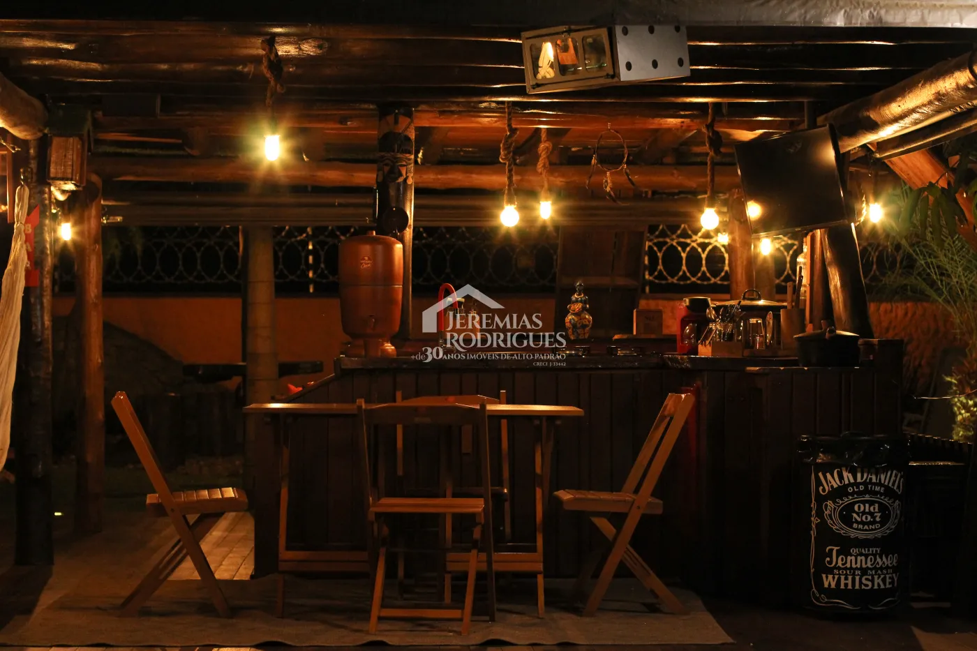 Casa para venda e locação com 5 dormitórios no Condomínio Taubaté Village em Taubaté/SP.