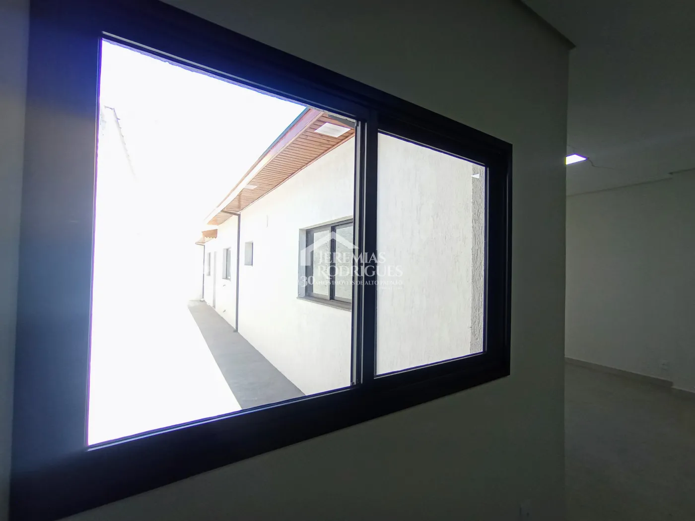 Ponto comercial para locação com 106 m² no Centro em Taubaté/SP