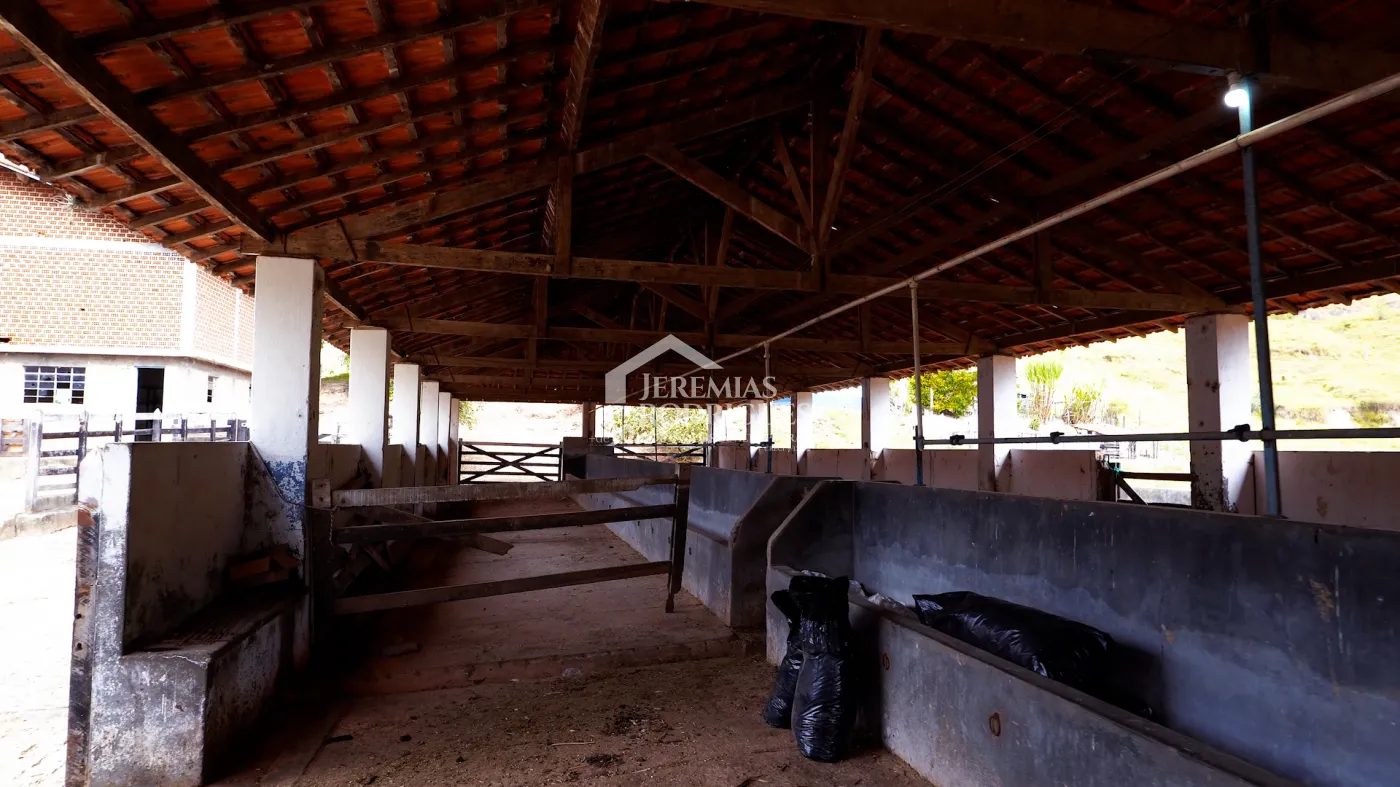Fazenda à venda com 2.544 hectares em Santa Branca/SP.