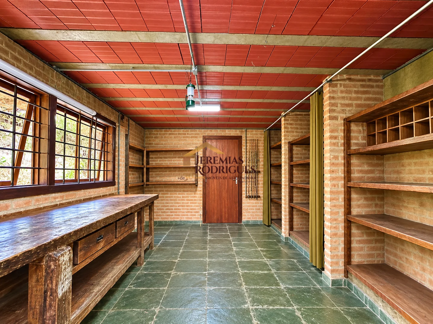 Casa à venda no Condomínio Chácaras Cataguá em Taubaté/SP. - foto 93