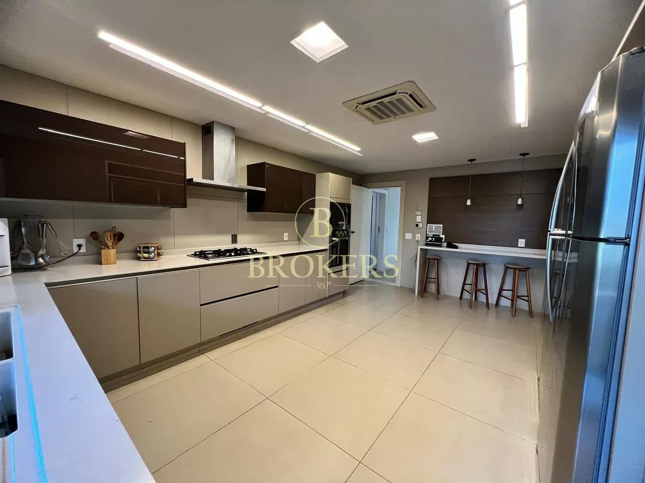 Mansão assinada por Duda Porto no Park Palace: 5 suítes, luxo contemporâneo e lazer completo por R$ — foto 54