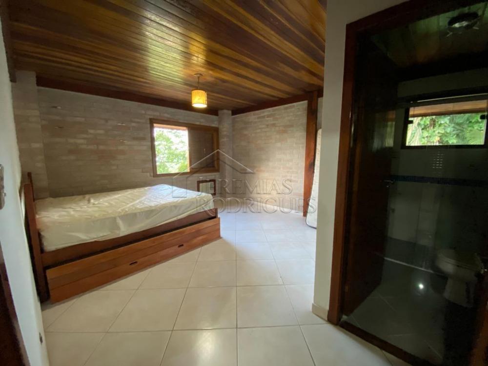 Casa à venda no Condomínio Domingas Dias em Ubatuba/SP.