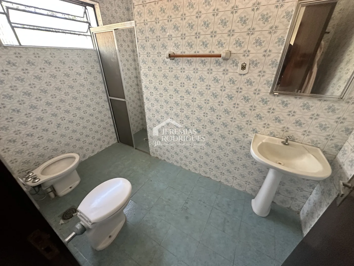Casa para venda com 3 dormitórios no bairro Lessa em Pindamonhangaba/SP
