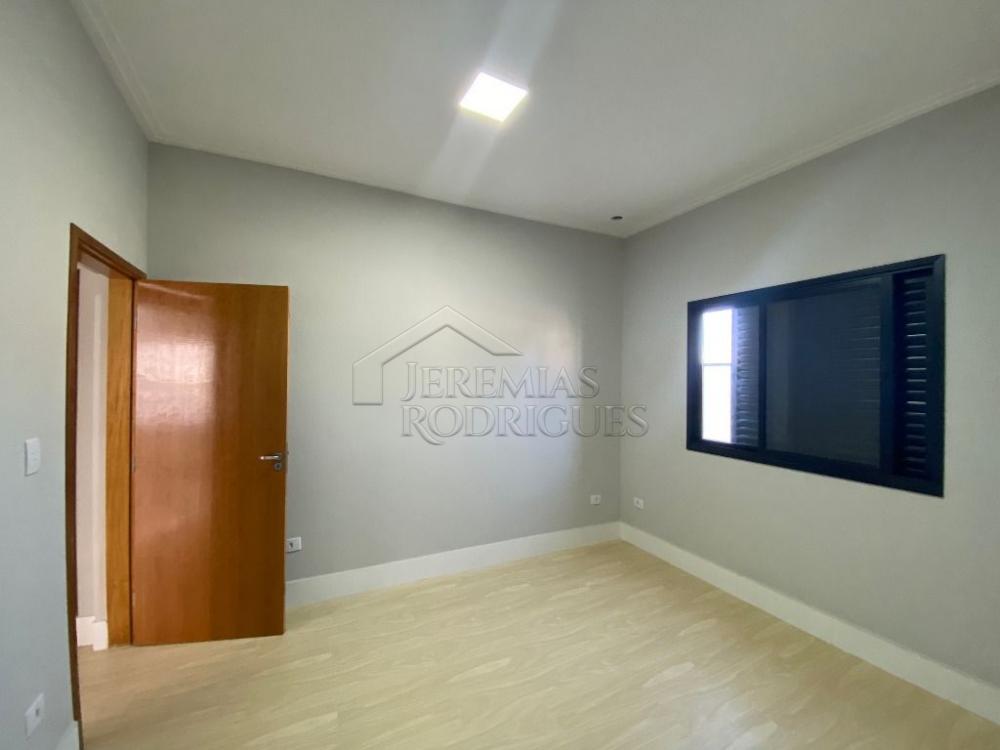 Casa à venda no Condomínio Parque das Araucárias em Tremembé/SP. 