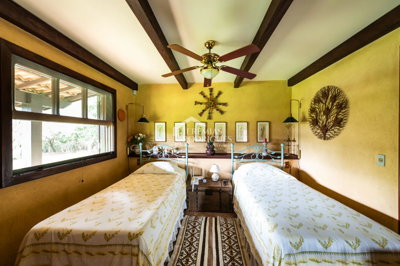 Sitio com 9 suítes, 2.600 m² - Piracaia/SP.