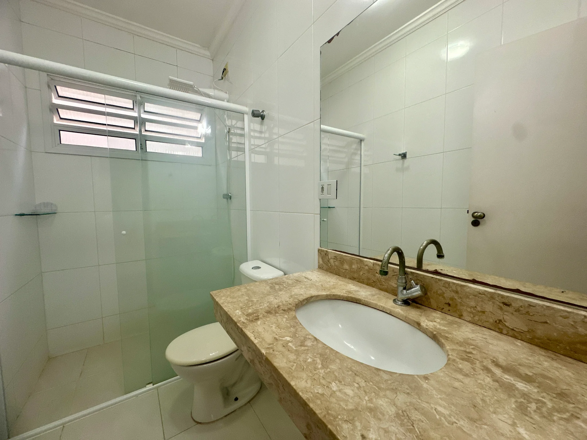 Casa com 3 dormitórios disponível para locação no Condomínio Bosque dos Pássaros em Tremembé/SP