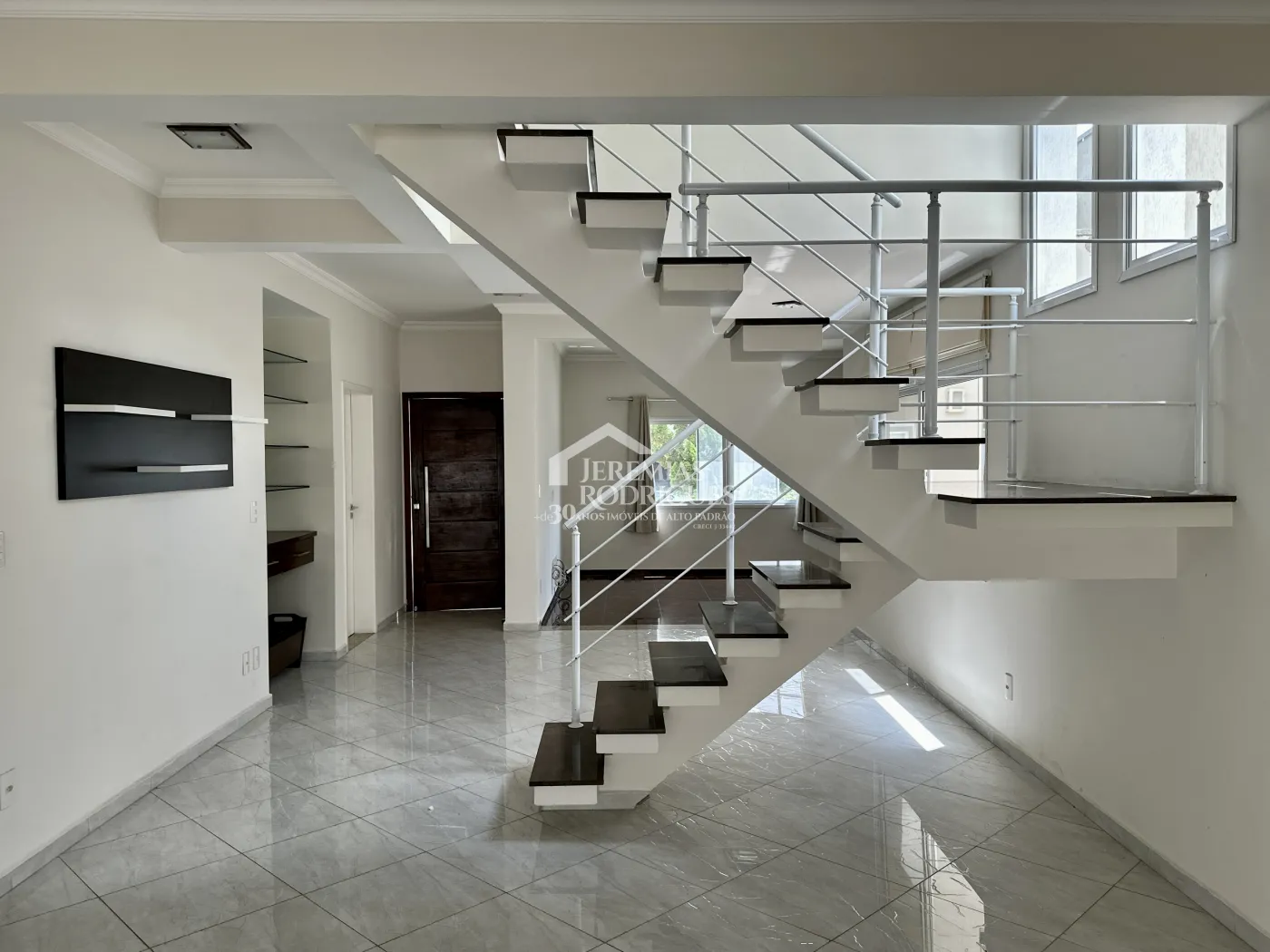 Casa para venda e locação com 4 suítes no Condomínio Campos do Conde II em Tremembé/SP