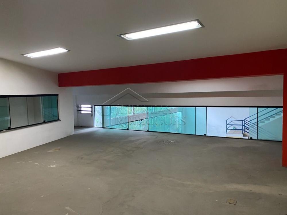 Galpão para venda e locação no Centro em Pindamonhangaba/SP. 