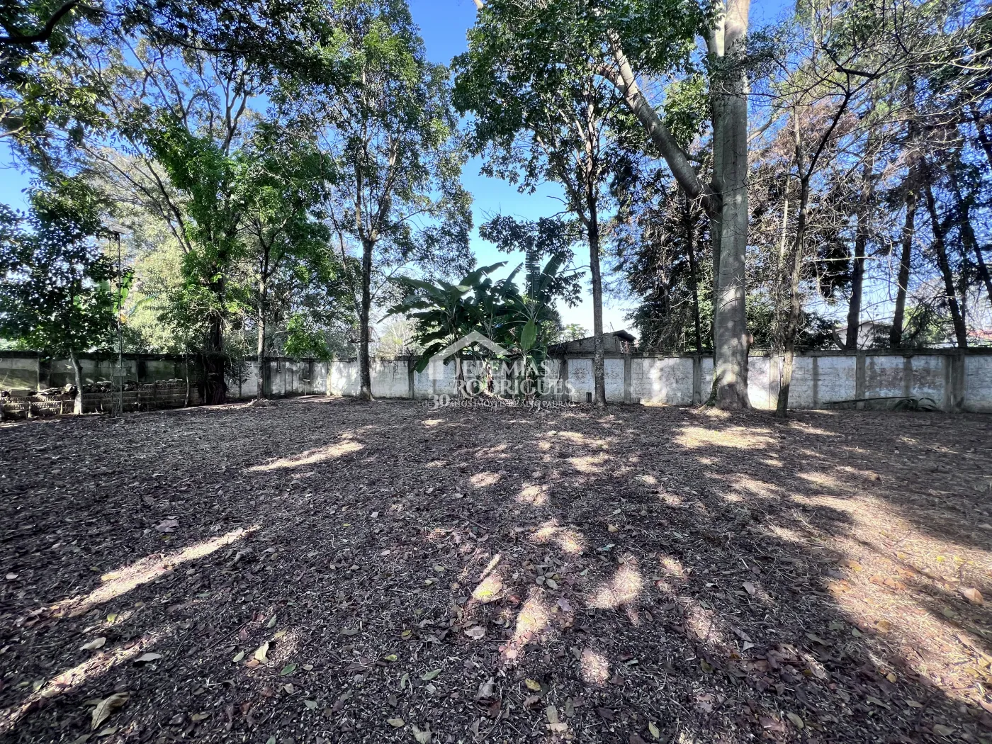 Terreno com 1.000m² - Condomínio Portal da Serra - Taubaté/SP