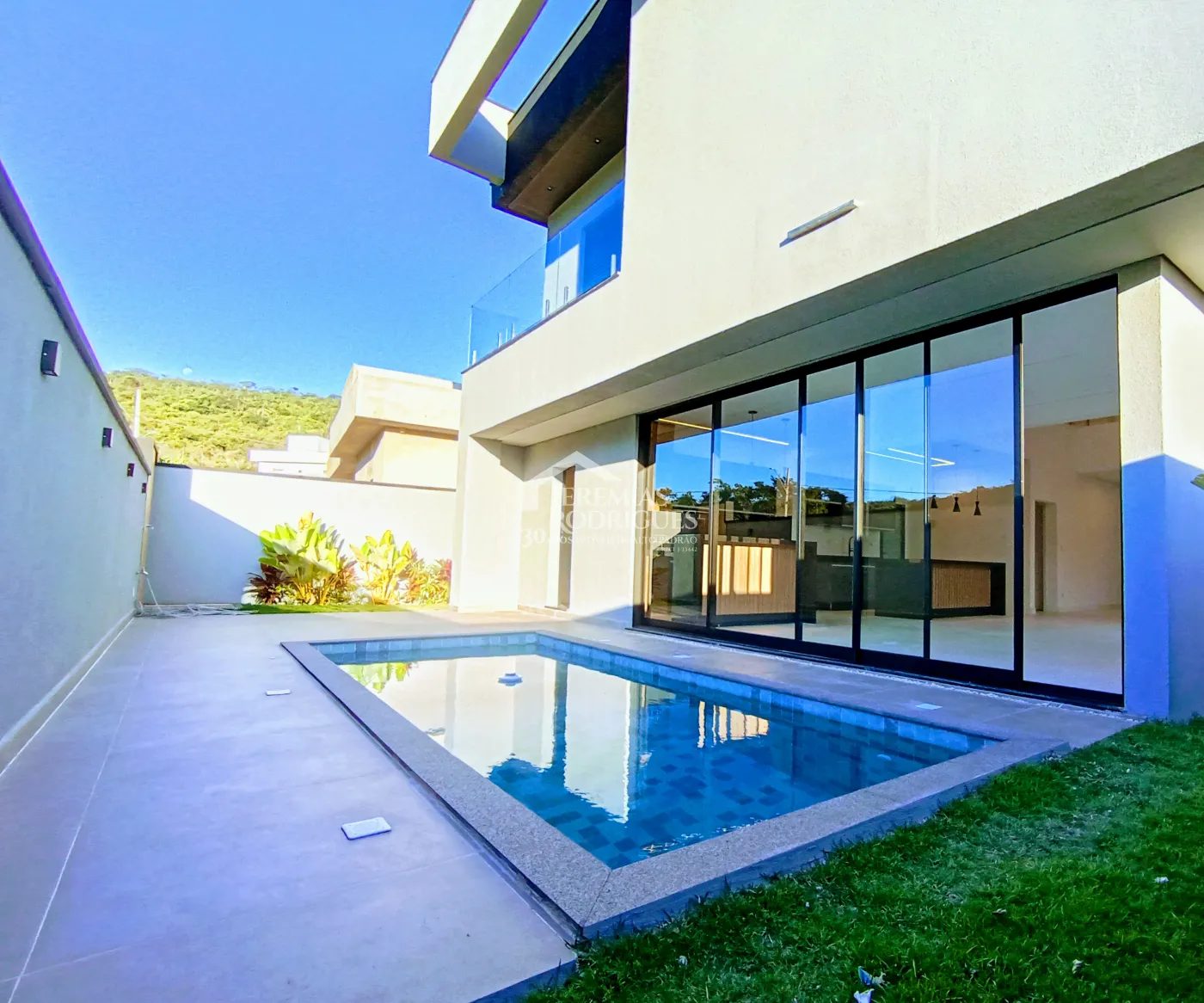 Casa assobradada à venda com 4 dormitórios no Condomínio Cyrella Landscape emTaubaté/SP.