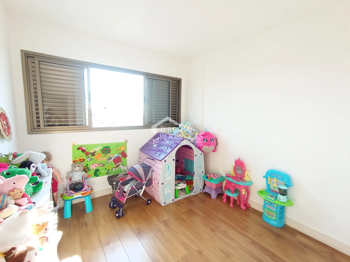 Apartamento à venda com 3 dormitórios no Edifício Jabuticabeiras em Taubaté/SP
