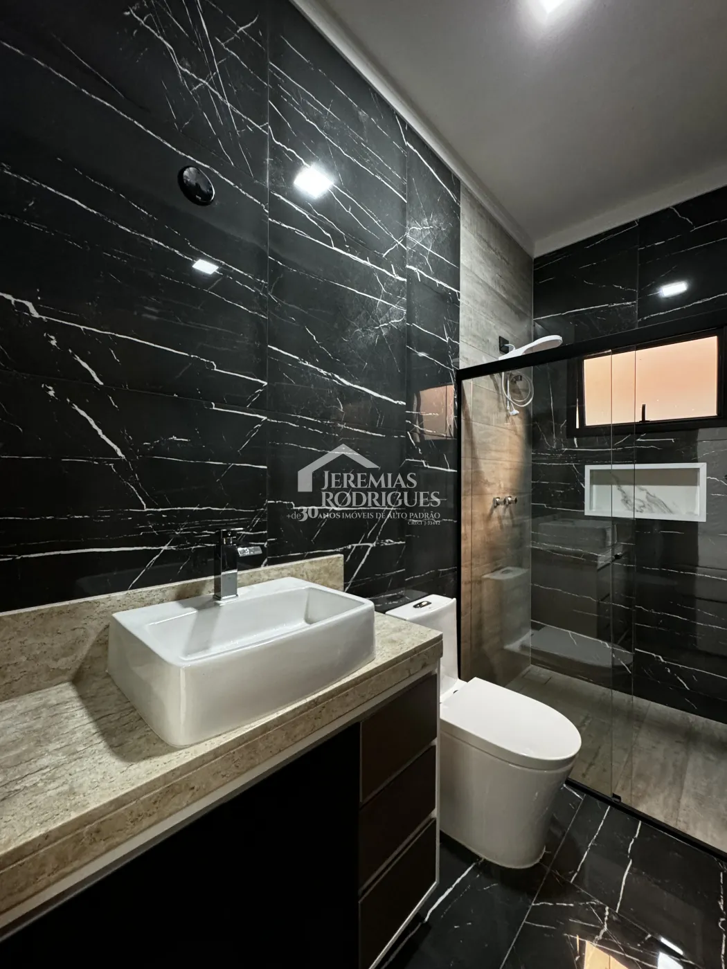 Casa com 3 dormitórios, 167 m² - Condomínio Pérola do Vale - Tremembé/SP.