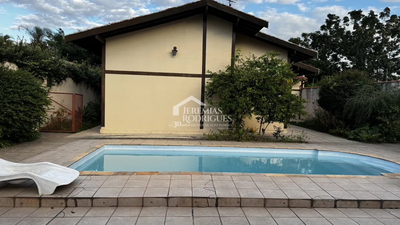 Casa à venda com 3 dormitórios no bairro Vila Rica em Pindamonhangaba/SP