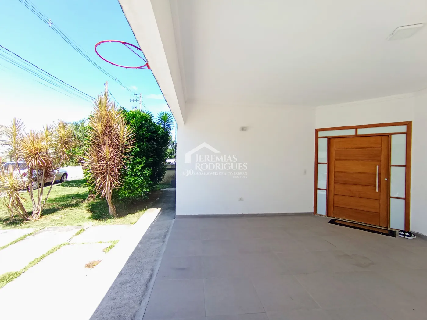 Casa à venda com 3 suítes no Condomínio Reserva dos Lagos em Pindamonhangaba/SP.