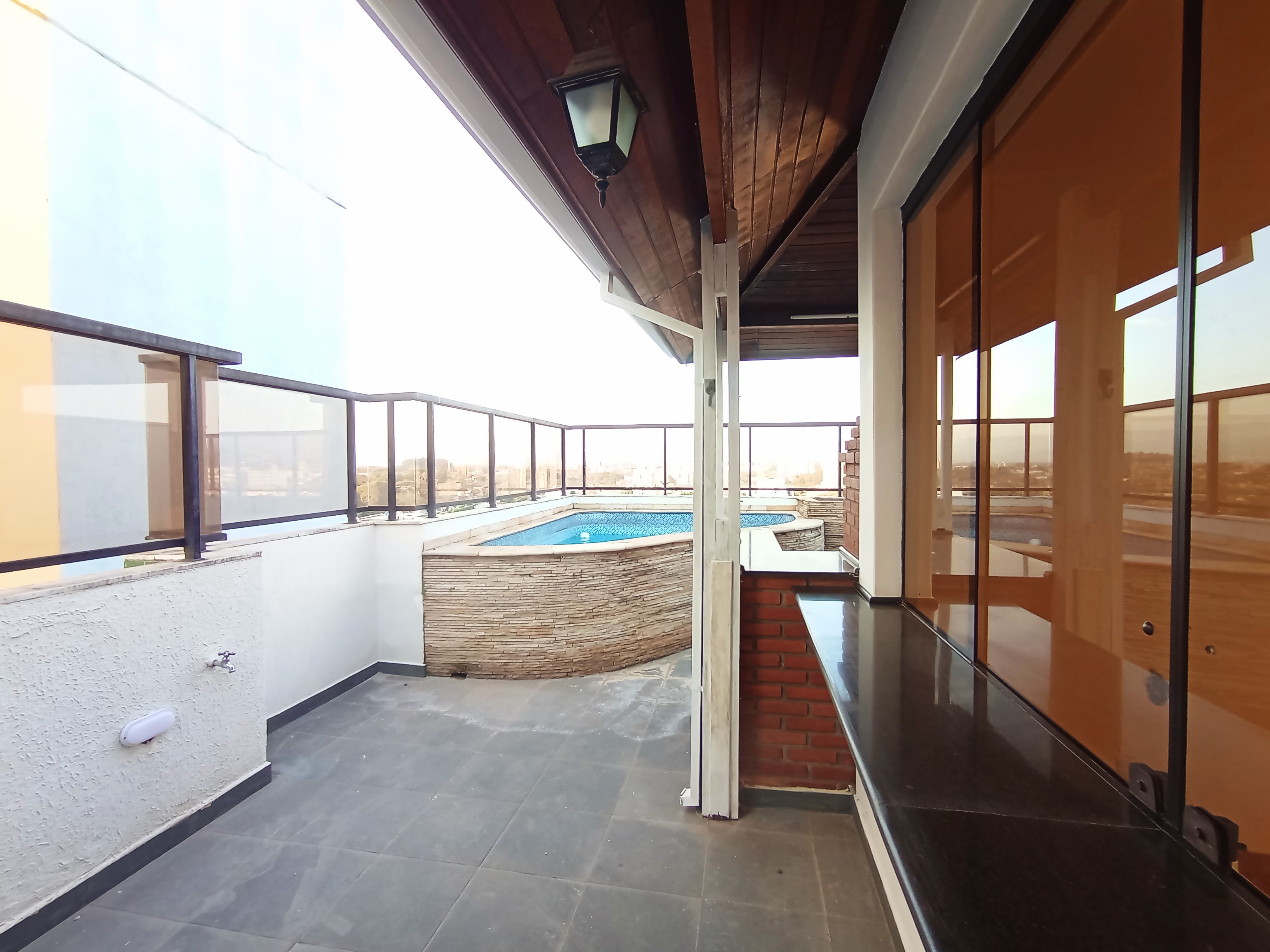 Cobertura à venda com 3 dormitórios, 125 m² no Edifício Michel Abud em Taubaté/SP.