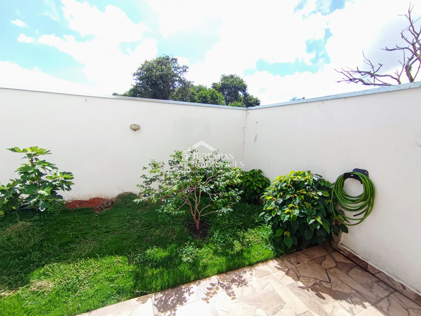 Casa para venda com 2 dormitórios no Residencial Charles Schineider em Taubaté/SP