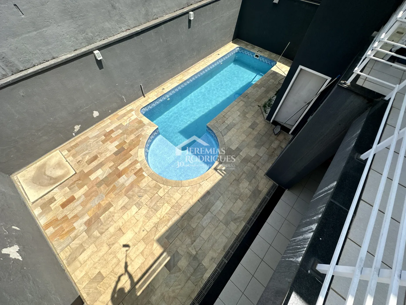 Sobrado com 3 dormitórios, 302 m2 - Condomínio Campos do Conde II - Tremembé/SP.