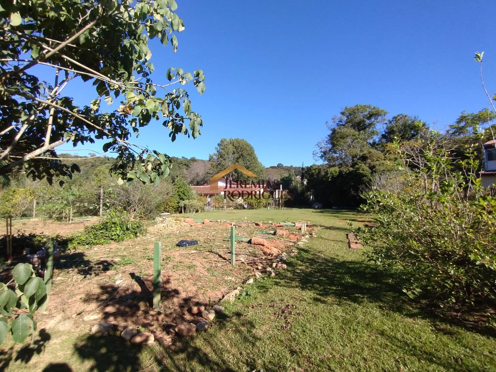 Terreno à venda no Condomínio Parque da Mantiqueira em Santo Antônio do Pinhal/SP. - foto 4