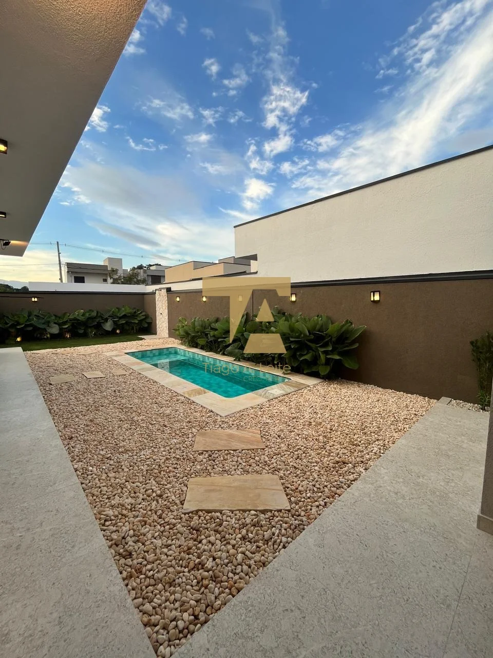 Casa Térrea à Venda no Condomínio Pérola do Vale Tremembé – 3 Suítes, Piscina e Alto Padrão no Vale do Paraíba