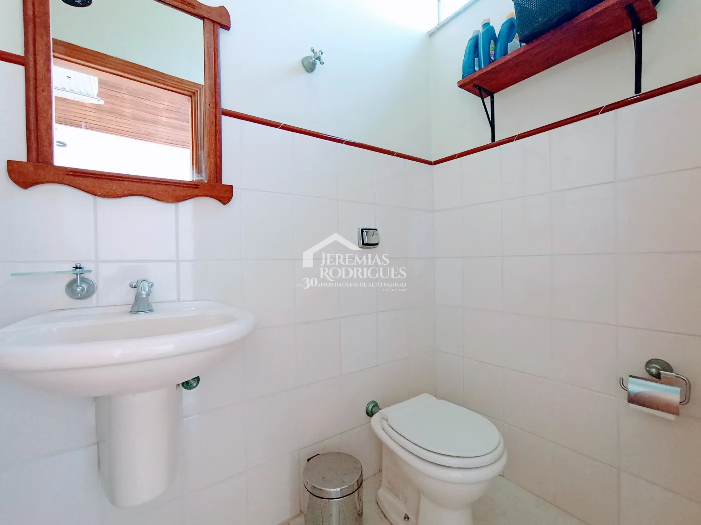 Casa à venda com 3 dormitórios no Condomínio Vale dos Príncipes em Taubaté/SP.