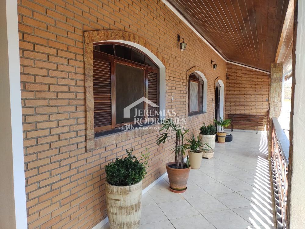 Excelente sobrado no centro de Natividade