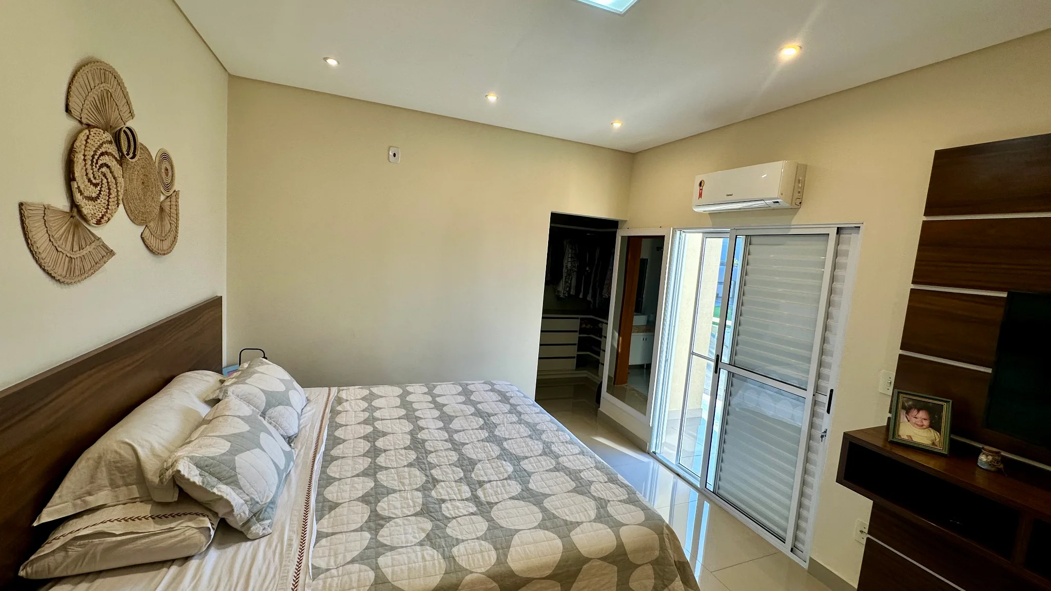 Casa para venda e locação no Condomínio Reserva dos Lagos em Pindamonhangaba/SP. 