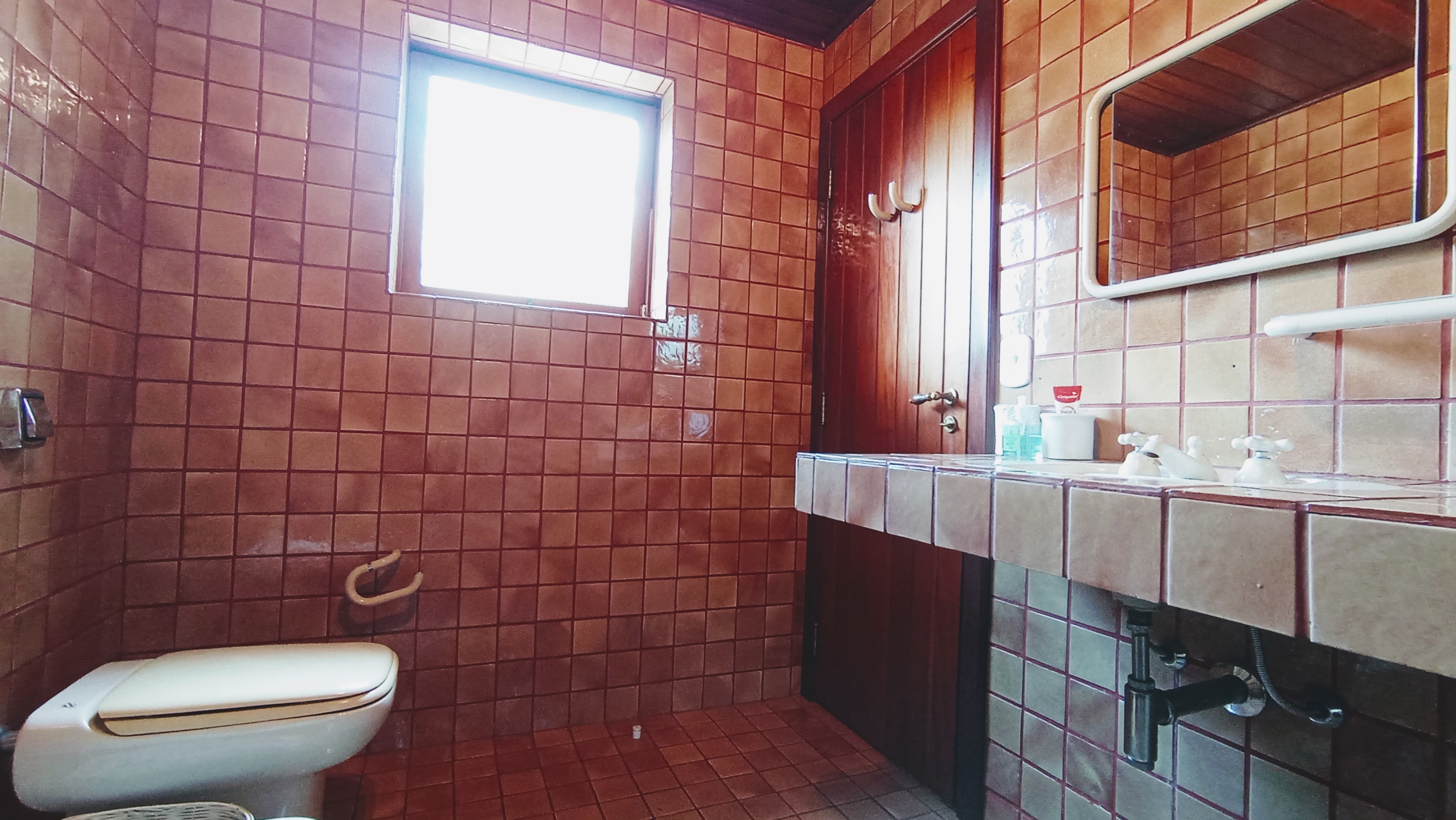Casa à venda com 5 dormitórios no Capivari em Campos do Jordão/SP.