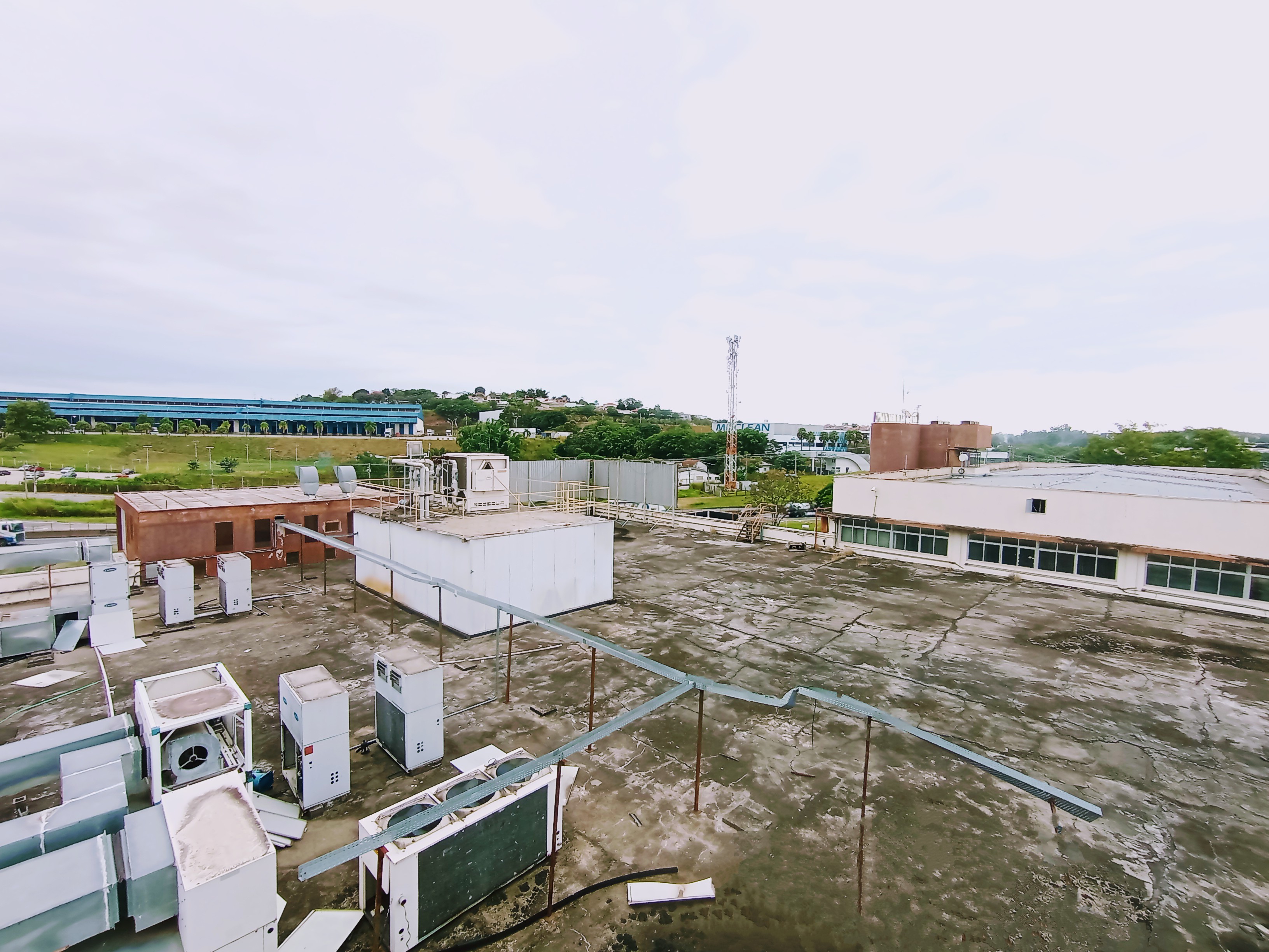 Prédio para venda e locação, 6.000 m² no bairro Jardim Independência em Taubaté/SP.