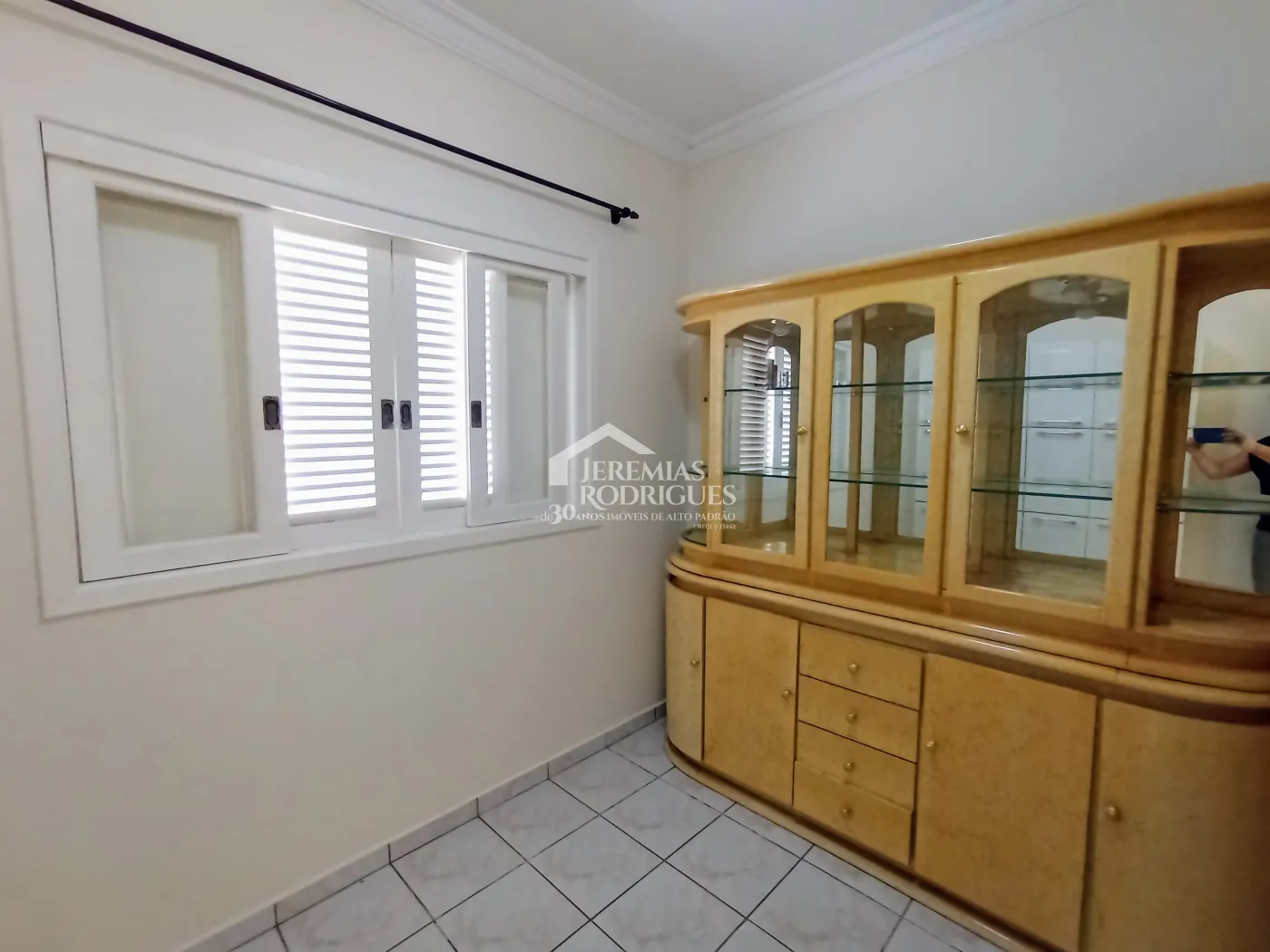 Casa para locação com 4 dormitórios no Condomínio Taubaté Village em Taubaté/SP.