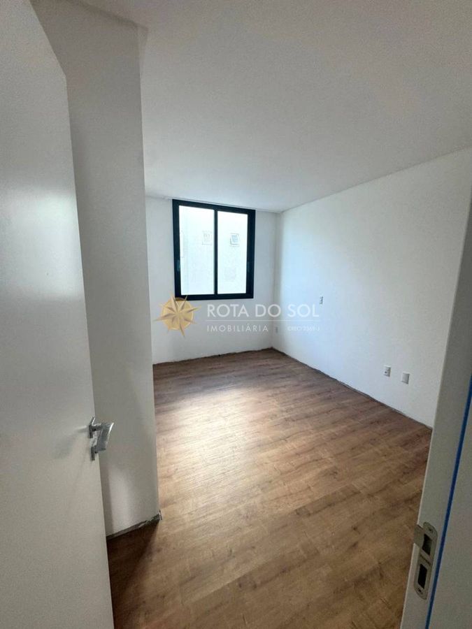 Aalborg Residence apartamento com 3 suítes e 2 vagas na Meia Praia