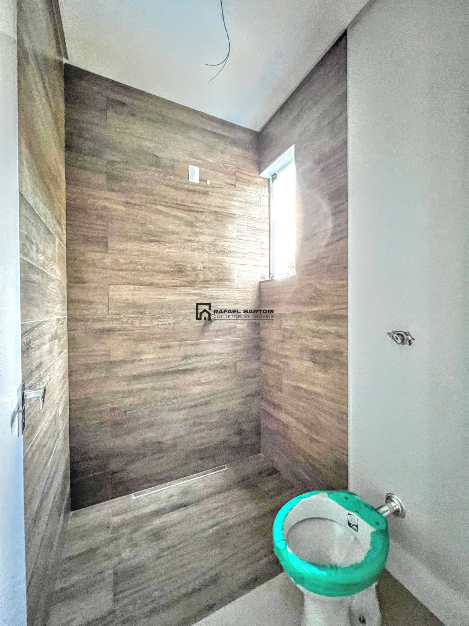GEMINADO AMPLO COM 03 QUARTOS — foto 8